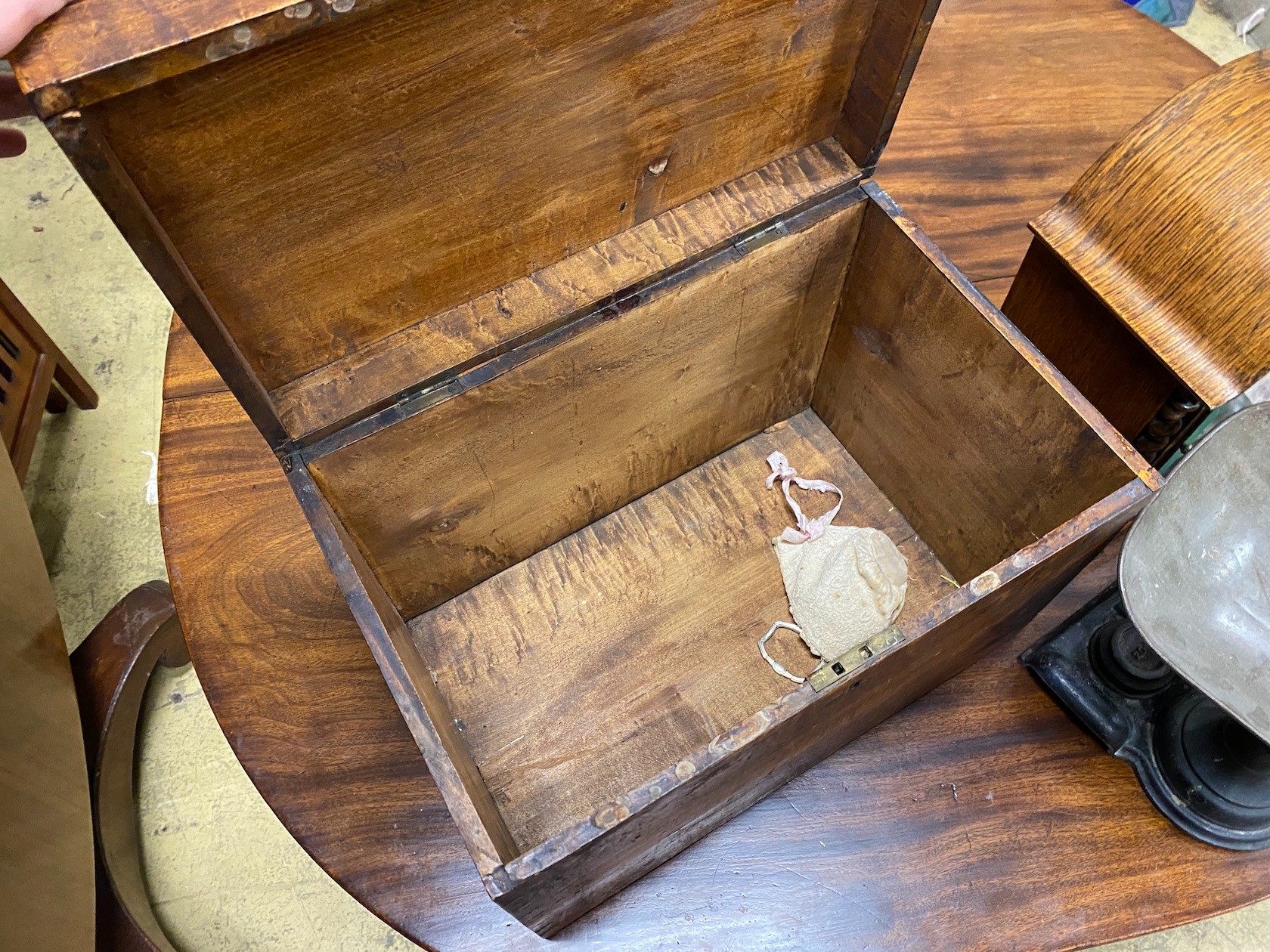 A small Victorian mahogany box, width 43cm, an oak mantel clock and a set of Victorian scales and weights
